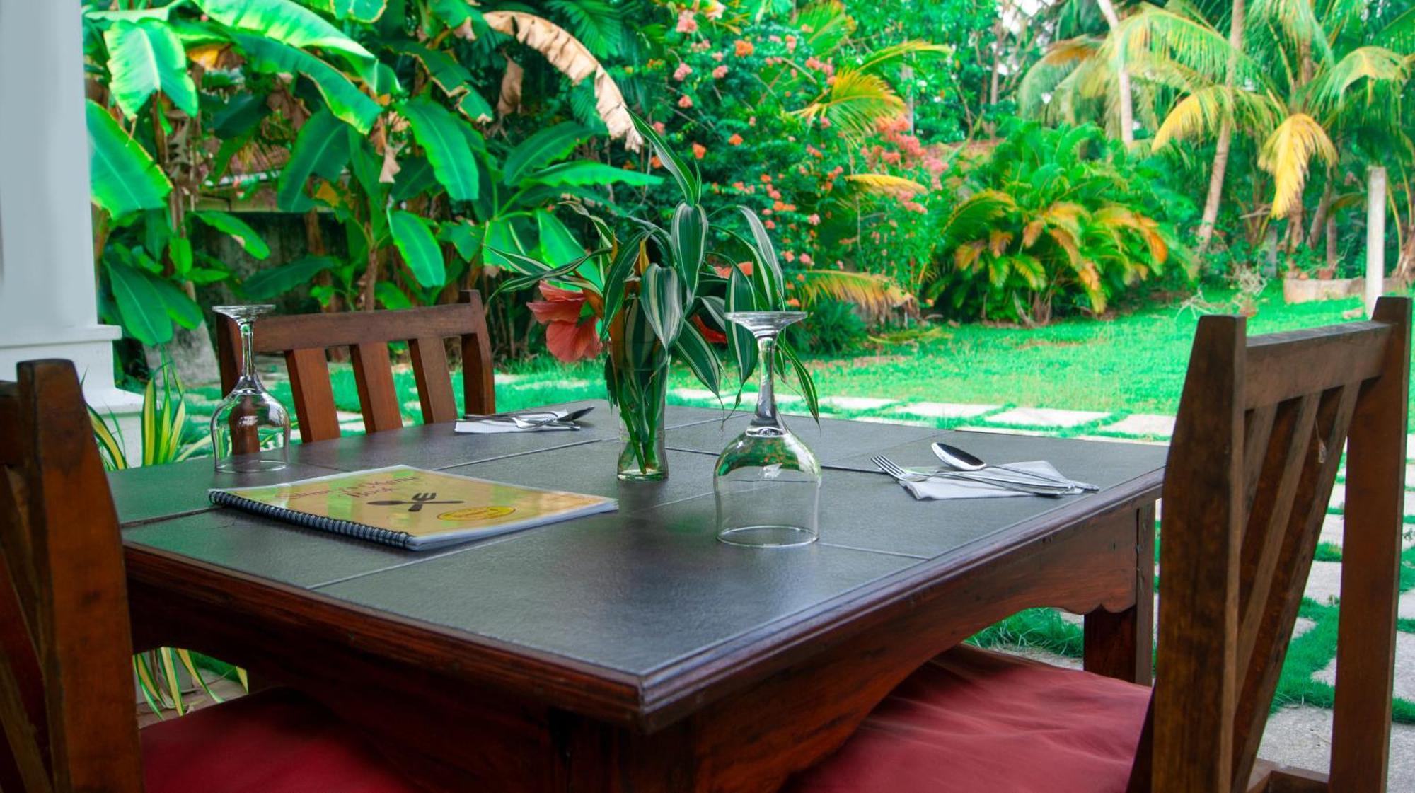 Sunny'S Garden Hotel Ambalangoda  Kültér fotó